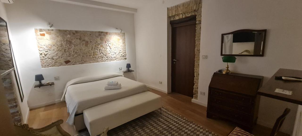 Beni Benius Hotel Cagliari Eksteriør billede